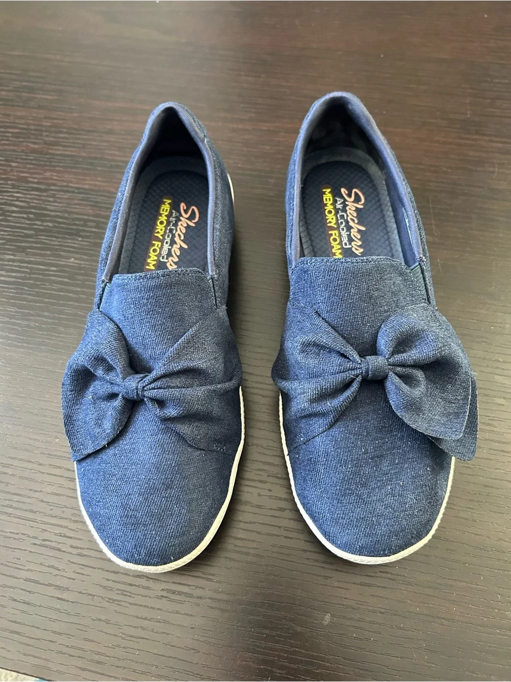 Skechers Navy Bow Slip-On memory foam Flats for Women Sz 7.5